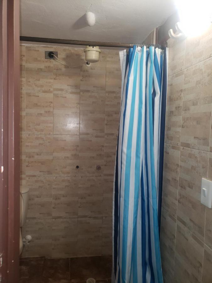 Hostal Hollywood Inn Ріонегро Екстер'єр фото