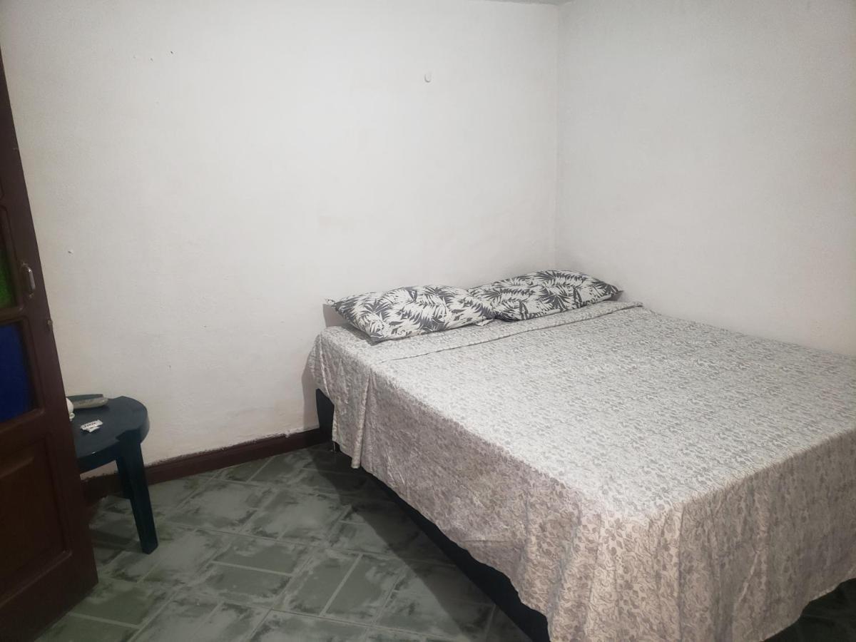 Hostal Hollywood Inn Ріонегро Екстер'єр фото