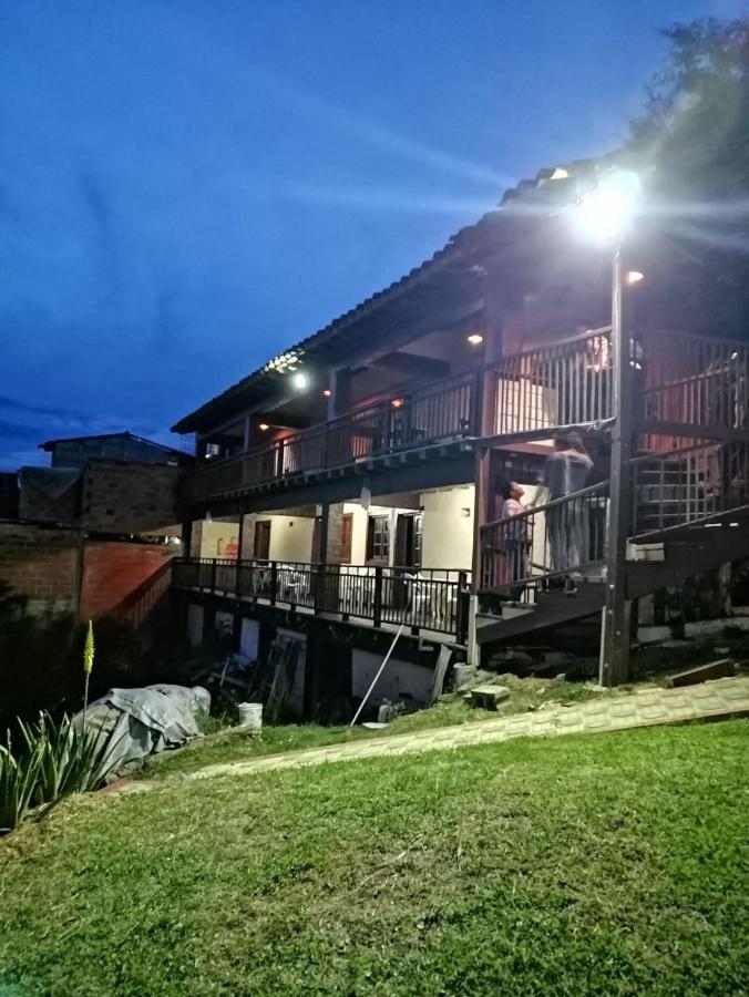 Hostal Hollywood Inn Ріонегро Екстер'єр фото